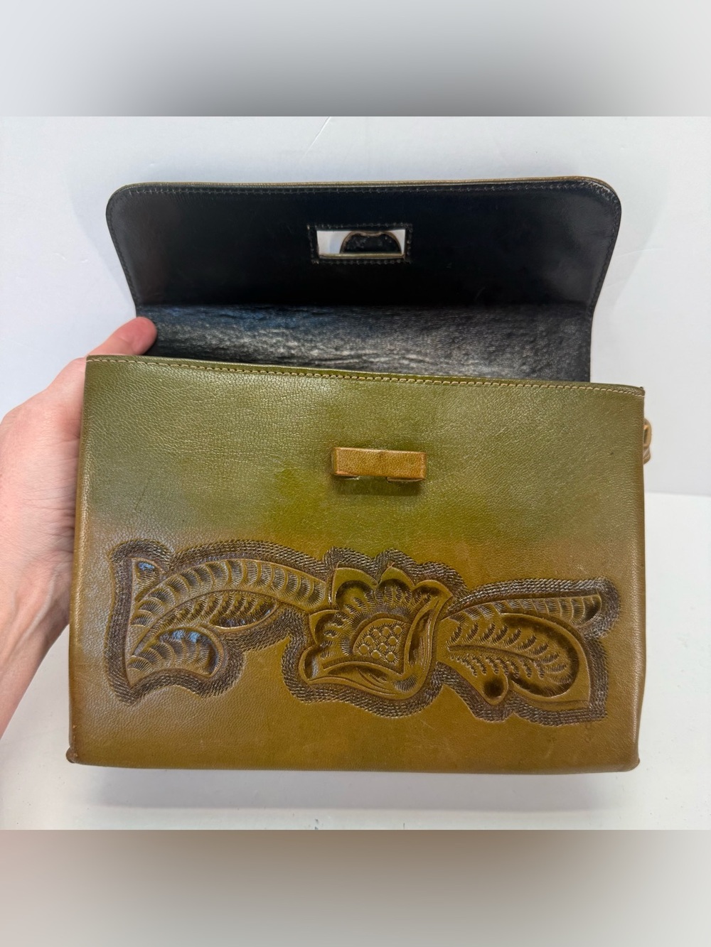 Vintage Flores Hand-Tooled Brown/green Leather accordion style shoulder Bag - Picture 14 of 16